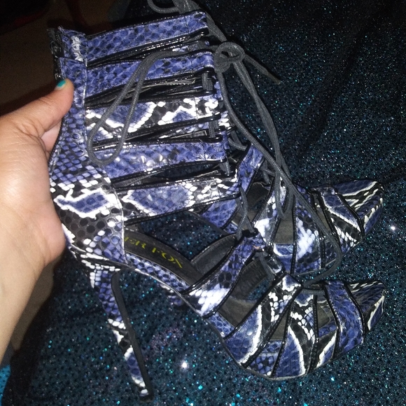 Heels - Picture 1 of 1